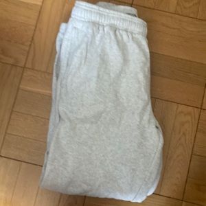 grey sweatpants